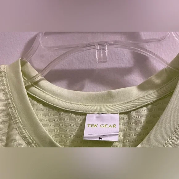 Tek Gear Women's Light Green Mesh look Tank Top - Picture 3 of 4